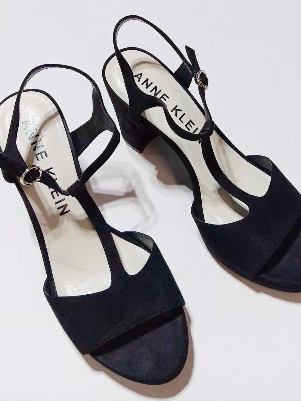 ANNE KLEIN Women's  Vita Black Heeled T Strap Sandals Size 8.5 M - Picture 2 of 7